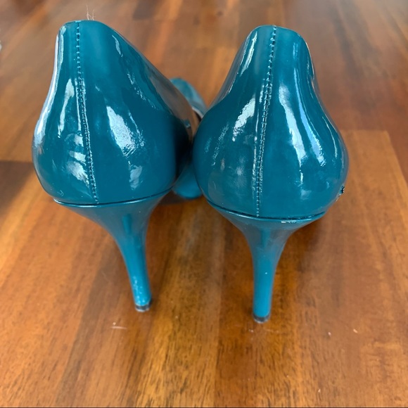 Guess Dress Shoes - Picture 3 of 7